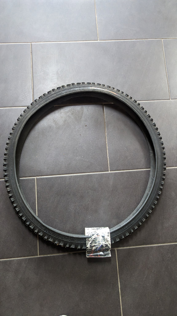 Bicycle tyre 