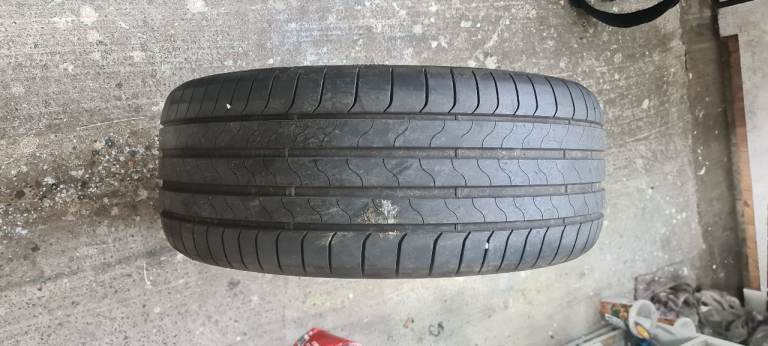 2 x 245-45-19 Michelin & Bridgestone tyres