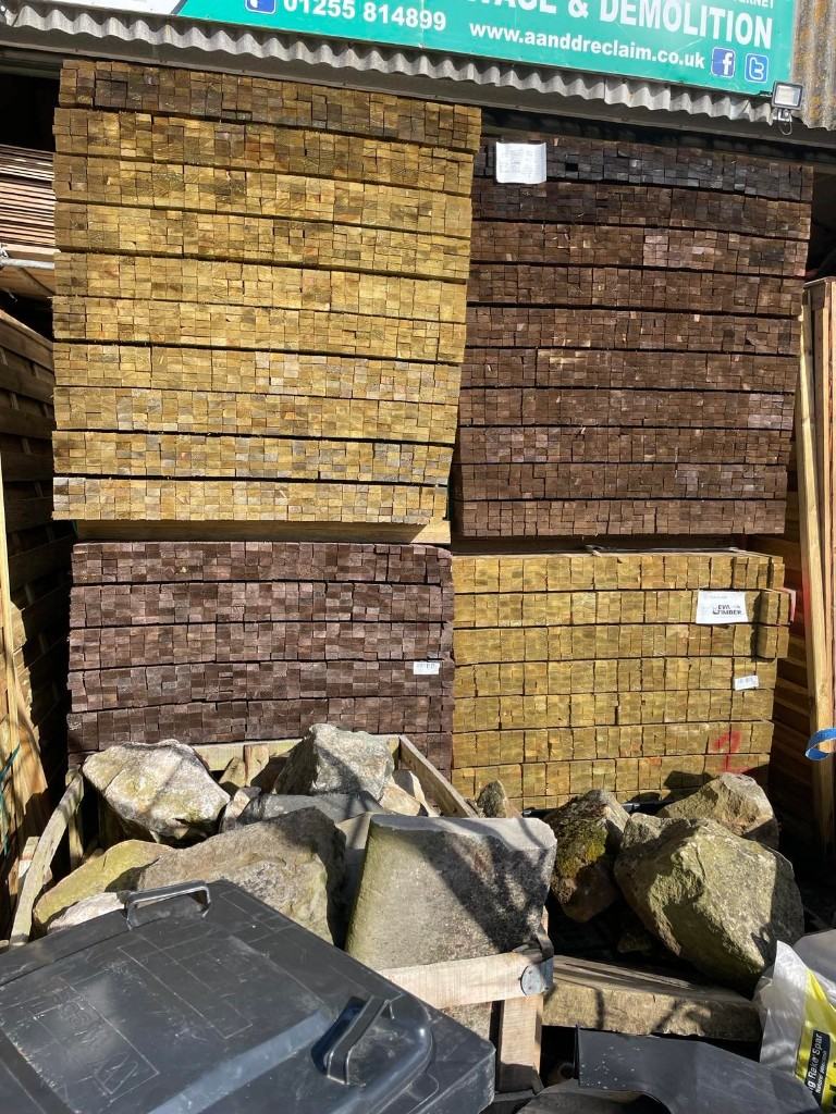 New Packs Of 10 Batten x560 Available