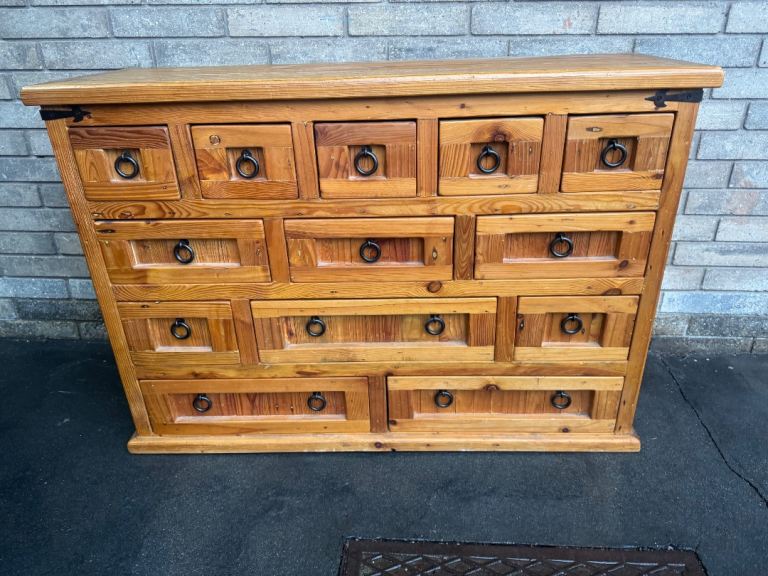 Rustic Solid pine merchant chest of drawers very good condition possible delivery