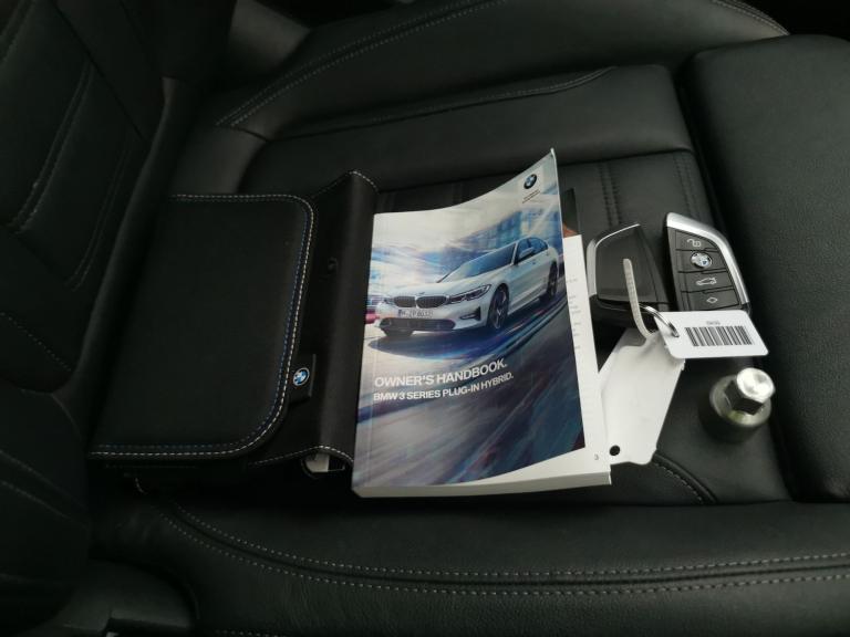 2021 BMW 3 Series 2.0 330e 12kWh M Sport Saloon 4dr Petrol Plug-in Hybrid Auto Euro 6 (s/s) ( Sal...