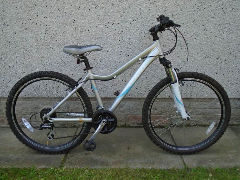Giant rincon mountain bike, 16 inch lightweight frame, 26 inch wheels ...