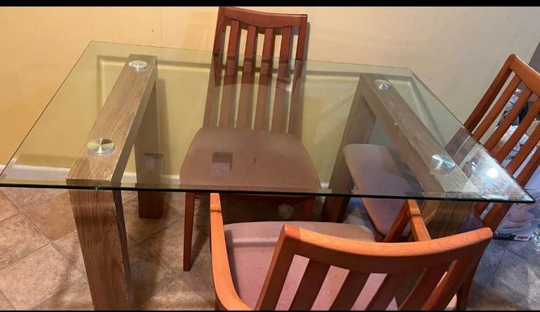 Table and four chairs 