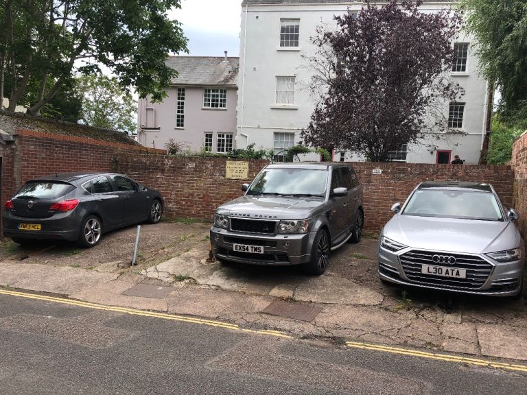 GREAT VALUE PARKING NEAR CITY CENTRE