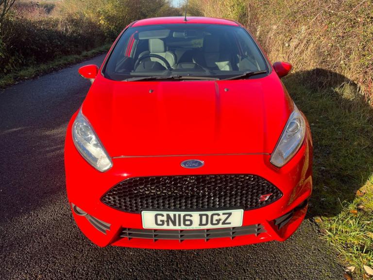 2016 Ford Fiesta 1.6T EcoBoost ST-2 Euro 6 3dr HATCHBACK Petrol Manual