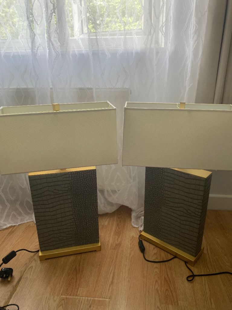 Pair of Luxury Safavieh New York Table Lamps – Modern Designer Style ✨