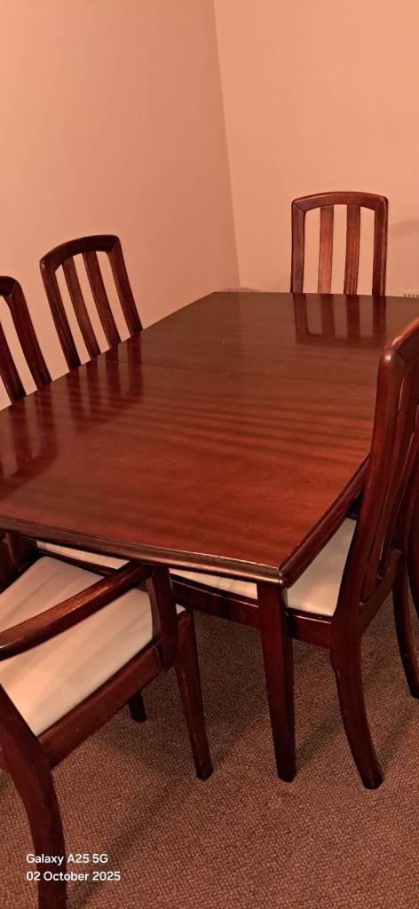 Table and 6 chairs. FREE!