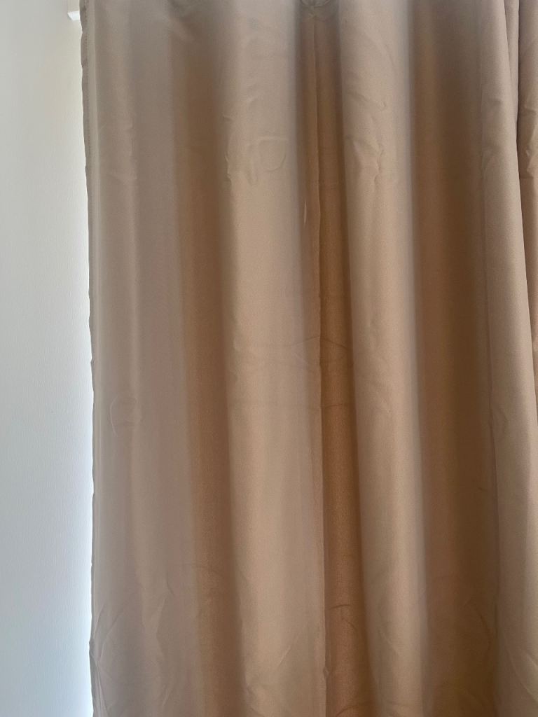 Long drop curtains 