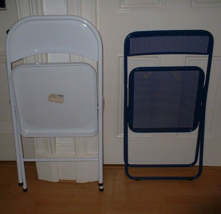CHAIRS * 2 METAL FOLDING CHAIRS * GOOD CONDITION (for GARDEN,CAR,DINING,DESK etc)