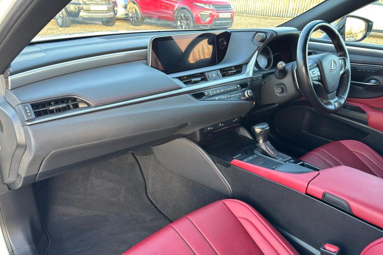  Lexus Es 2.5 300h F Sport Saloon 4dr Petrol Hybrid E CVT Euro 6 s/s 218 Ps