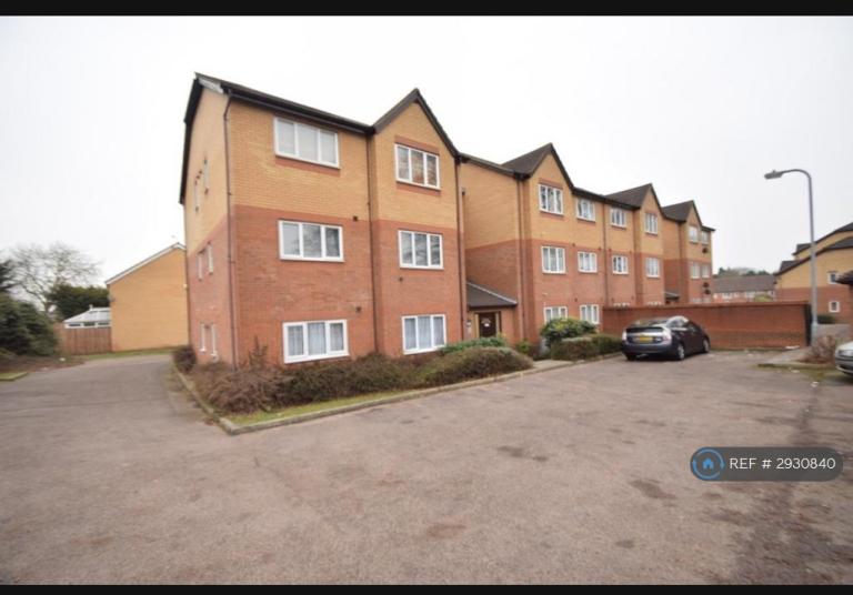 1 bedroom flat in Simpson Close, Leagrave, Luton, LU4 (1 bed) (#2930840)