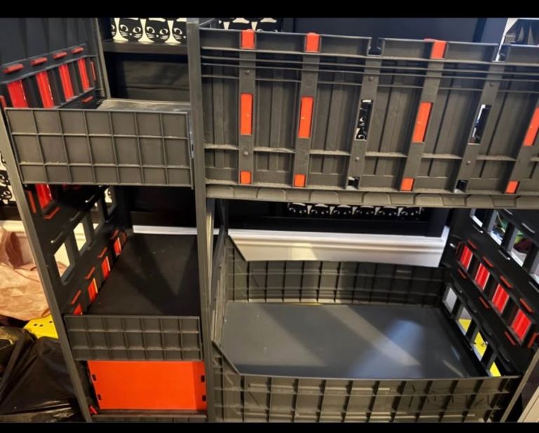 Nerf guns / crossbow / face guard/ target  and bullets and shelf