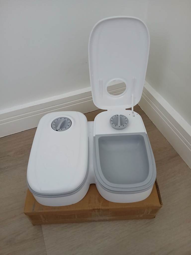 Auto pet feeder