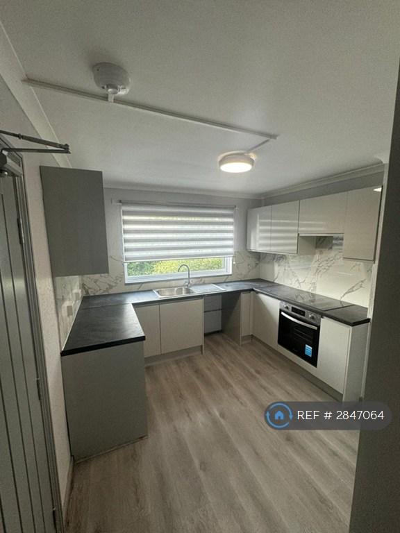 6 bedroom house in Woodside View, Benfleet, SS7 (6 bed) (#2847064)