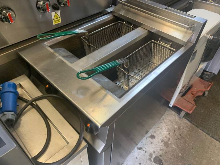 Lincat  OPUS GAS Commercial Double Deep Fat Fryer –REFURBISHED CATERING CAFE RESTAURANT SHOP