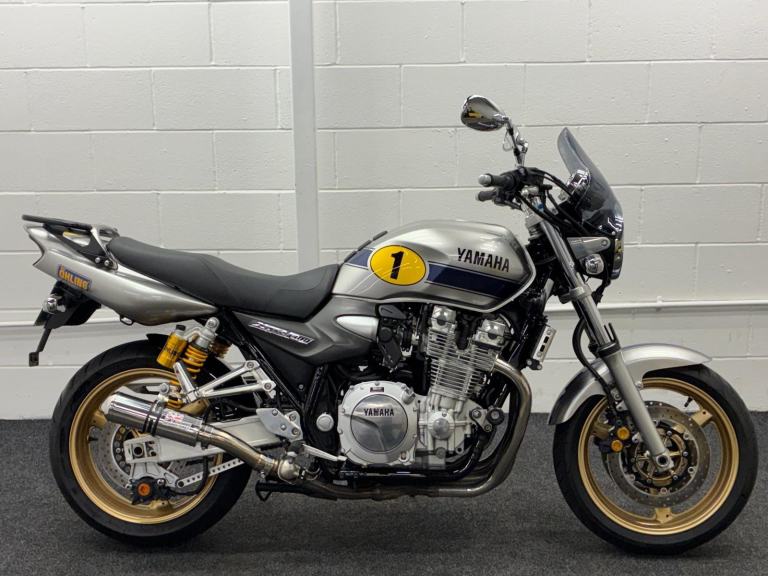 YAMAHA XJR1300 ** 10167 miles - SP Engineering Exhaust - All Keys and Books **
