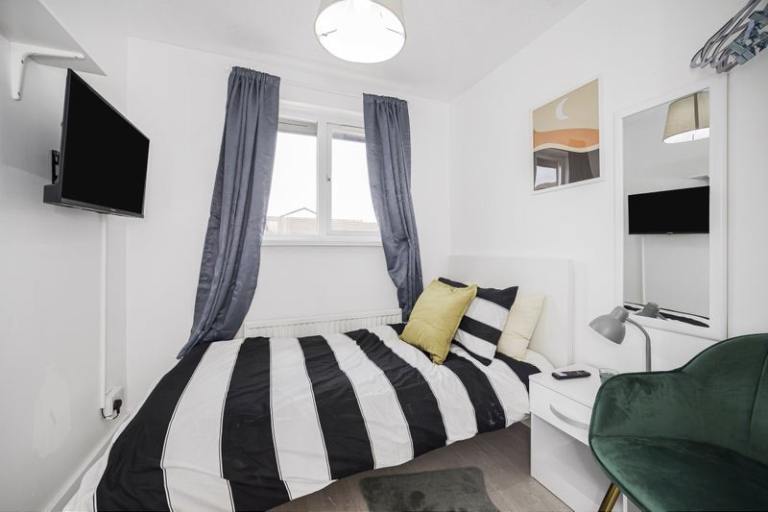 🌿Affordable Room in Stratford E15 –  5 Min Walk to Maryland Station!!