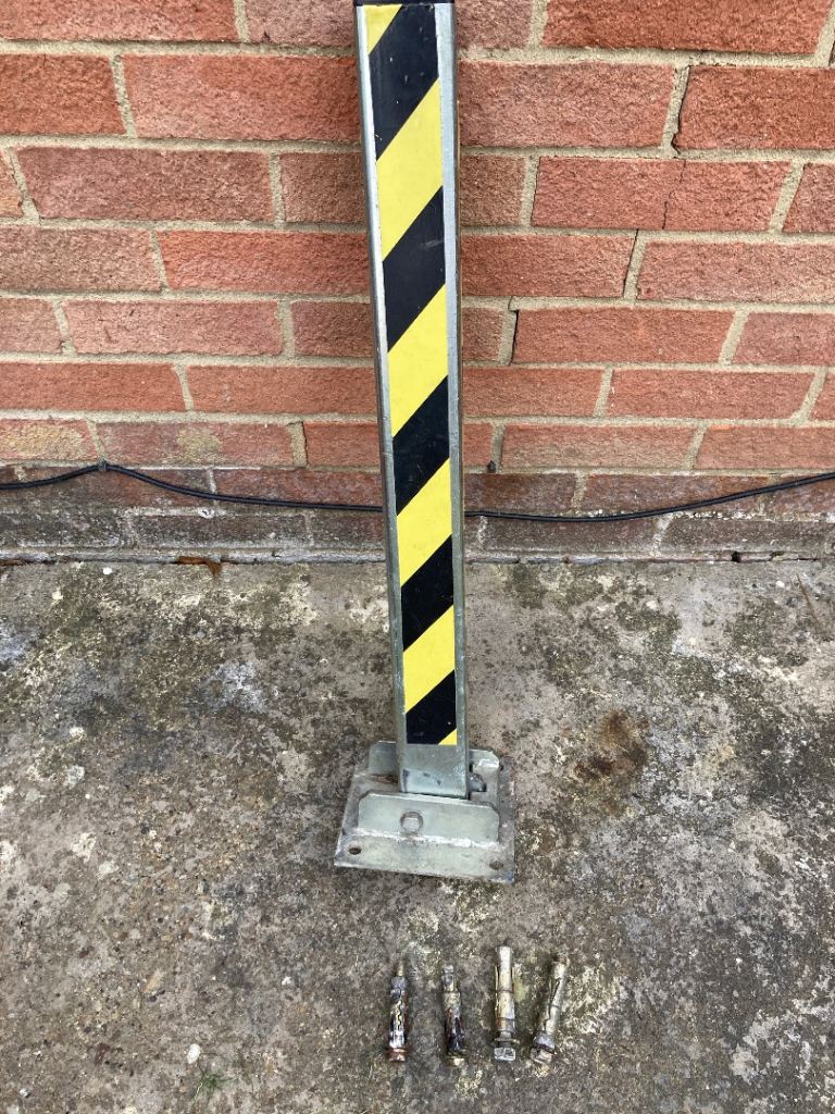 Driveway security post