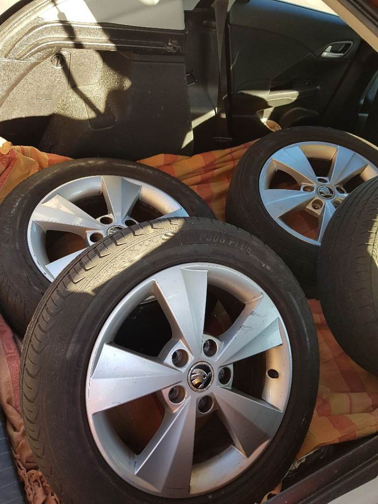 Alloy wheels 