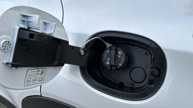 2025 Kia XCeed 1.5 T-GDi MT 3 HATCHBACK Petrol Manual