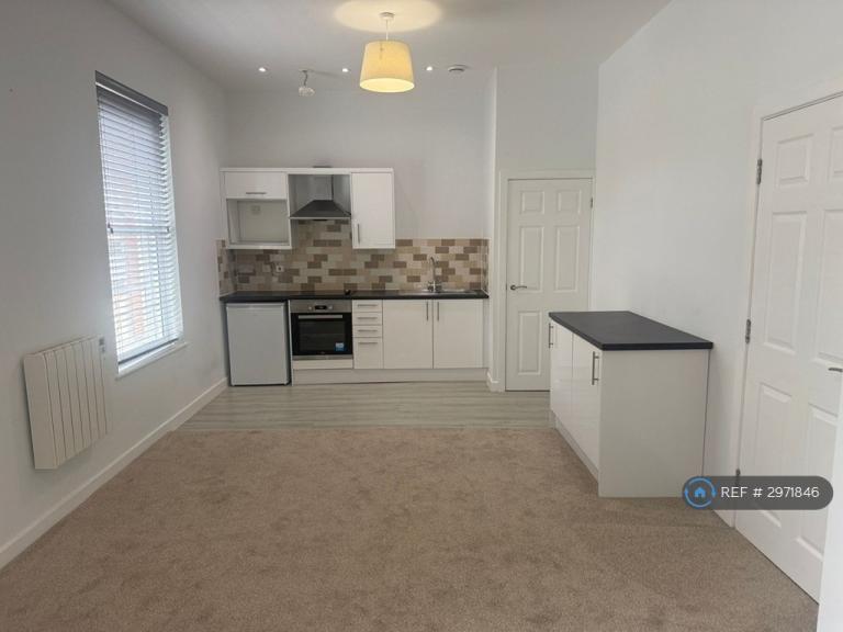 2 bedroom flat in Grange House, Darlington, DL1 (2 bed) (#2971846)