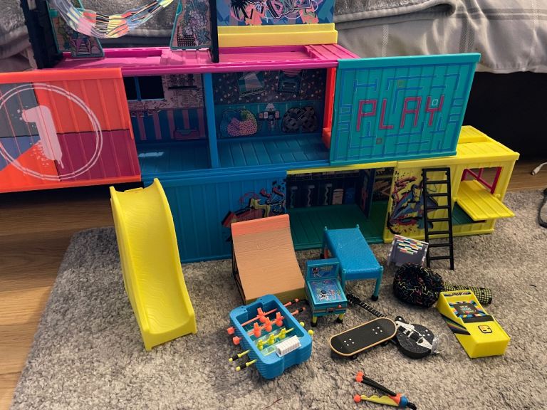 Huge Bundle of LOL Dolls Toys