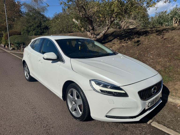 Volvo, V40, Hatchback, 2018, Semi-Auto, 1498 (cc), 5 doors