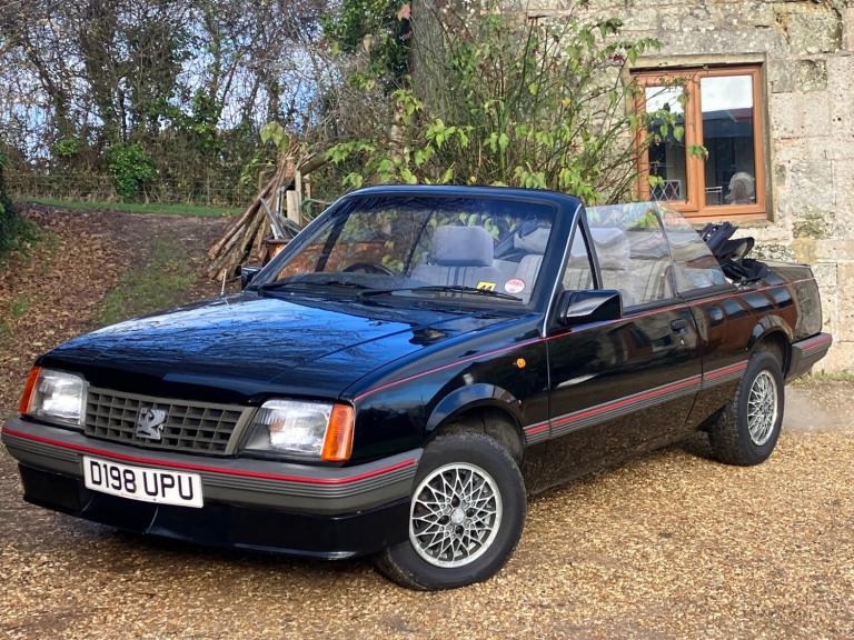 1987 Vauxhall Cavalier 1.8i 2dr CONVERTIBLE Petrol Manual