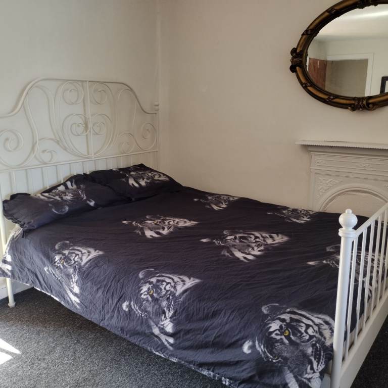 COSY STUDIO ROOM with KITCHENETTE