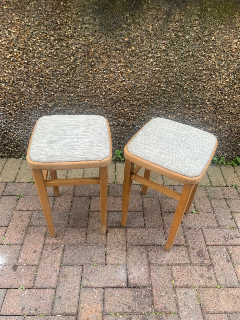PAIR OF VINTAGE STOOLS 