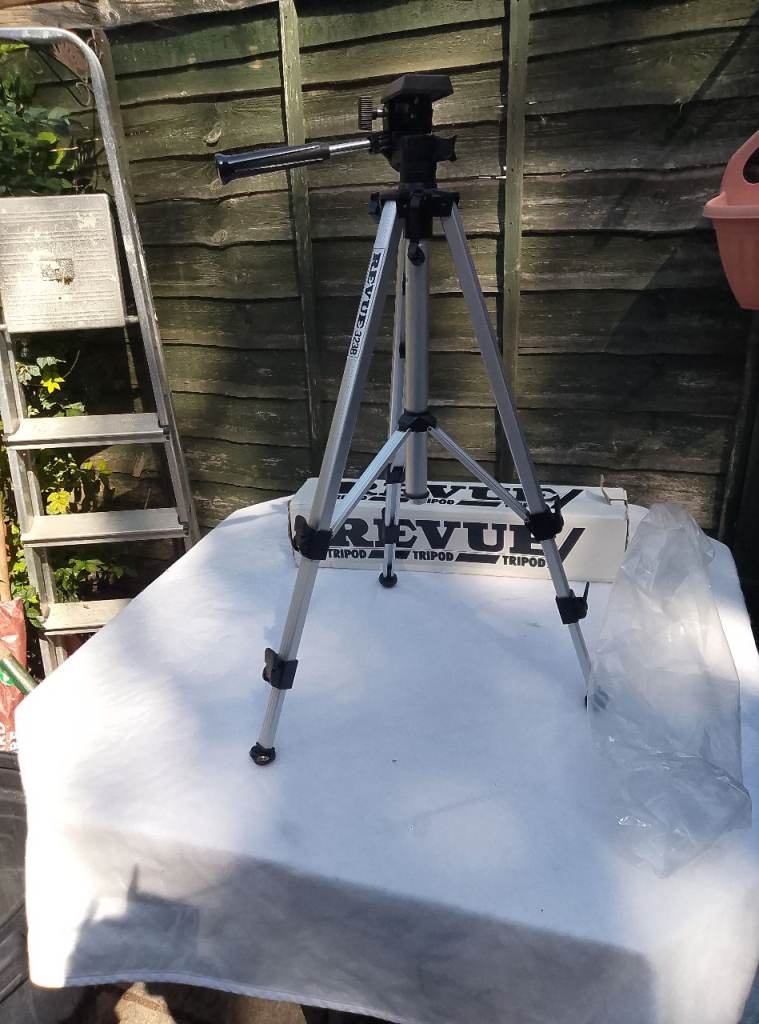 REVUE Tripod for Camera – As Good As New