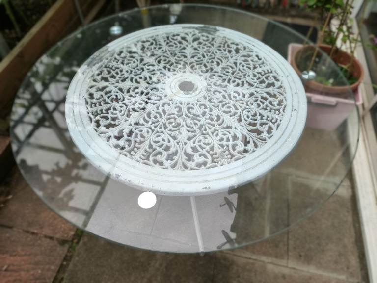 Beautiful Round Table Top Glass for Sale SE15 area! £15 only.