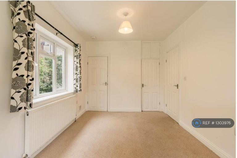 2 bedroom house in Amersham Road, Beaconsfield, HP9 (2 bed) (#1303976)