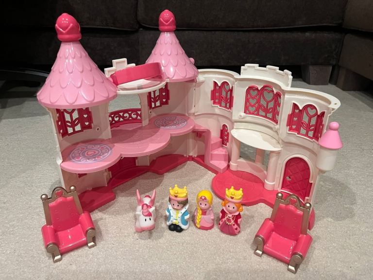 Happyland Castle with characters 