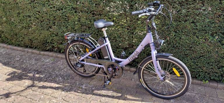 Freego Wren Dutch Style Step Through Cruiser Electric Bike - Lilac - Excellent condition