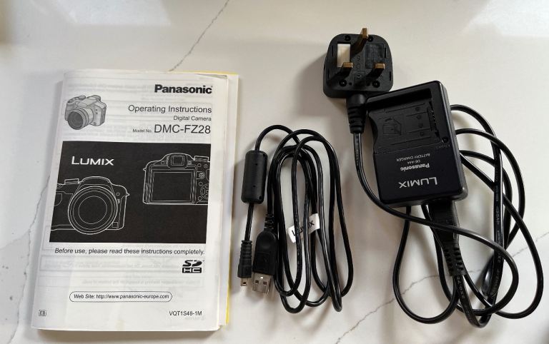 Panasonic LUMIX DMC-FZ28 digital bridge camera