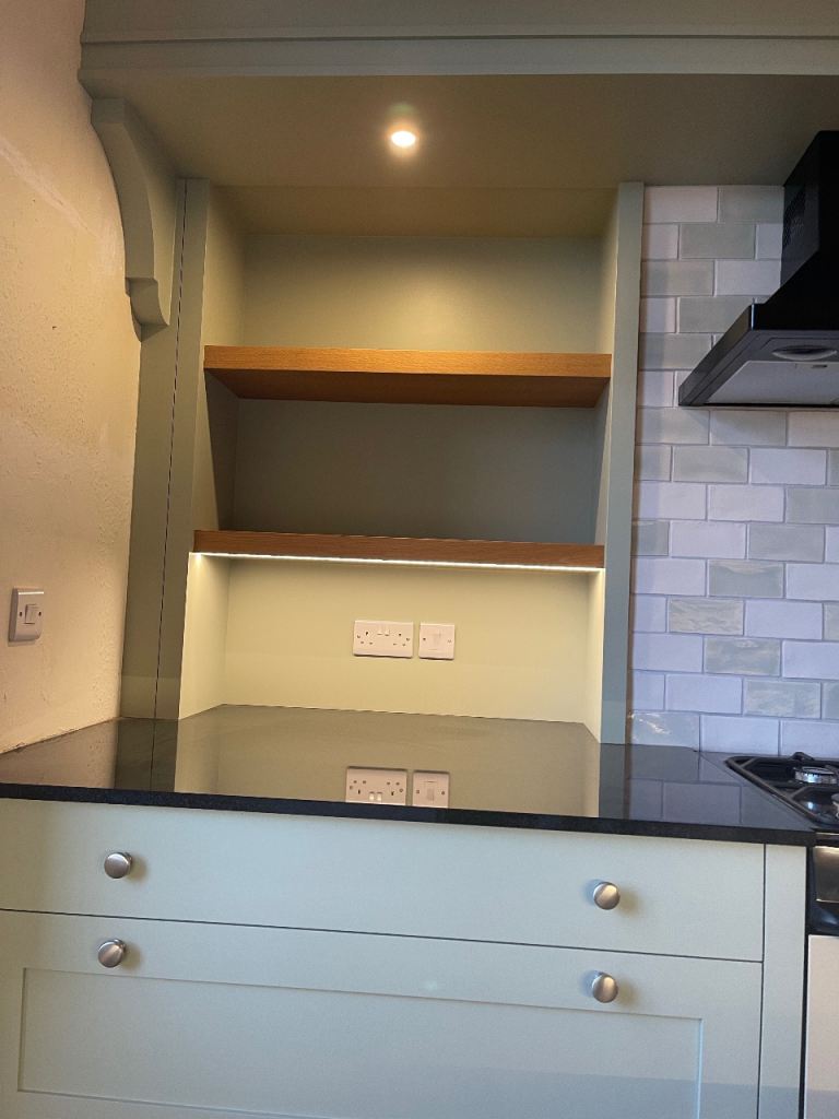 Nearly New (2024) Bespoke Sage Green Kitchen with Quartz Worktop & Rangemaster – Edinburgh