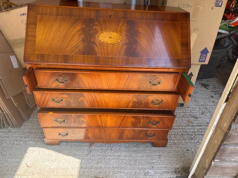 Wooden Bureau Desk with Drawers – Good Condition