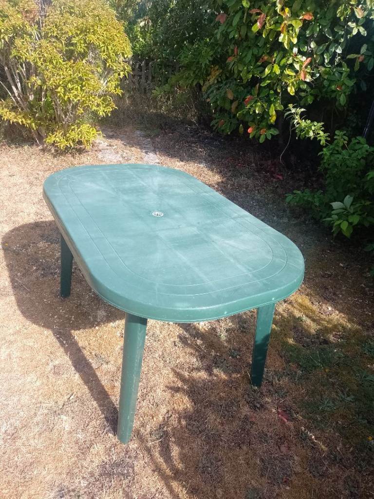 FREE Green Plastic Garden Table – Good Condition