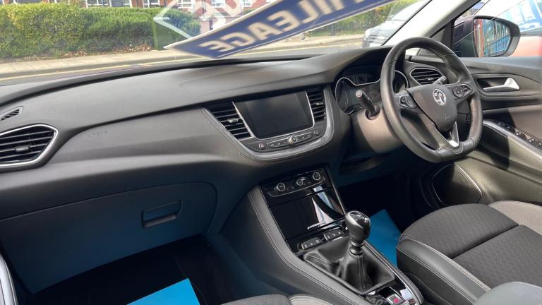 2021 Vauxhall Grandland X 1.5 Turbo D SRi Nav 5dr HATCHBACK Diesel Manual