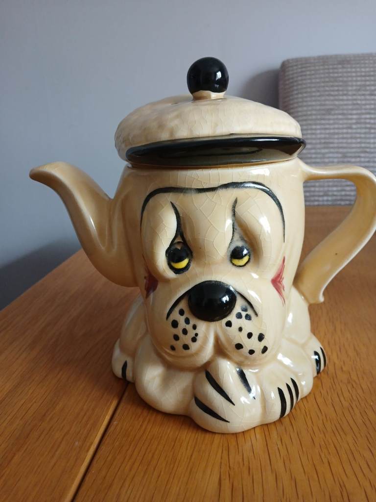 Dog tea pot