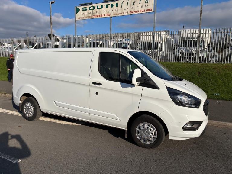 Ford Transit Custom L2 300 LEADER 130PS AIR CON REAR CAMERA 2023 @ £13450 + VAT 