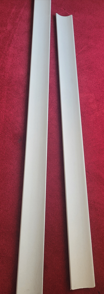  2 long pieces of Gyproc coving 127 - brand new