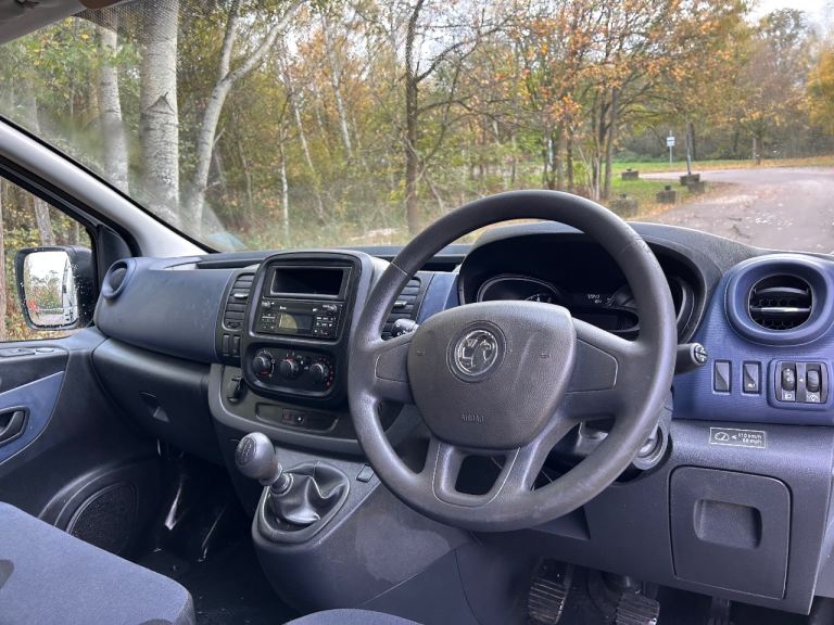 70,000 MILES VAUXHALL VIVARO 1.6 CDTI 2018 FREE ULEZ EX BT 2 SIDE DOORS EXCELLENT CONDITION