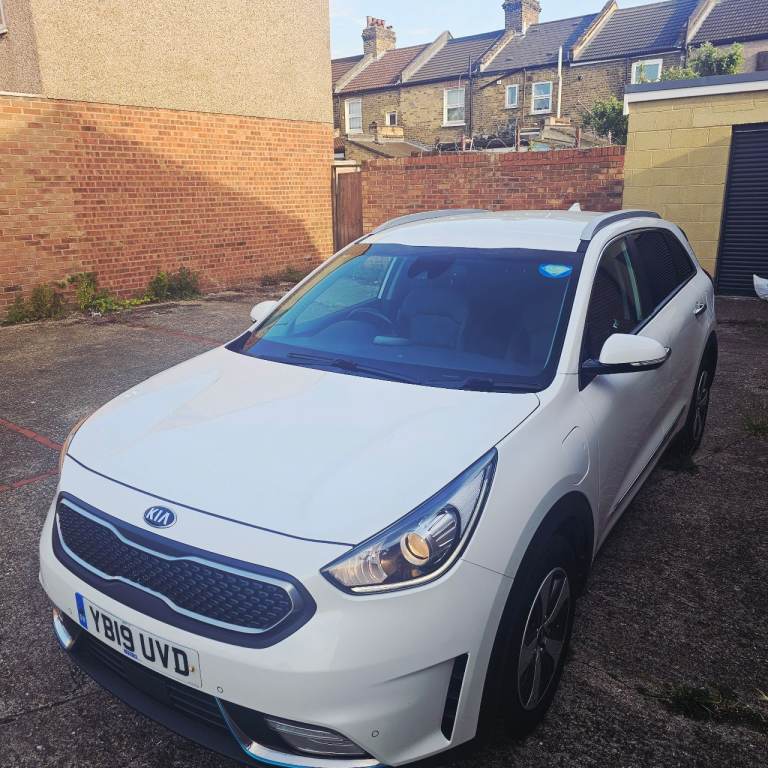Kia niro plug in hybrid 