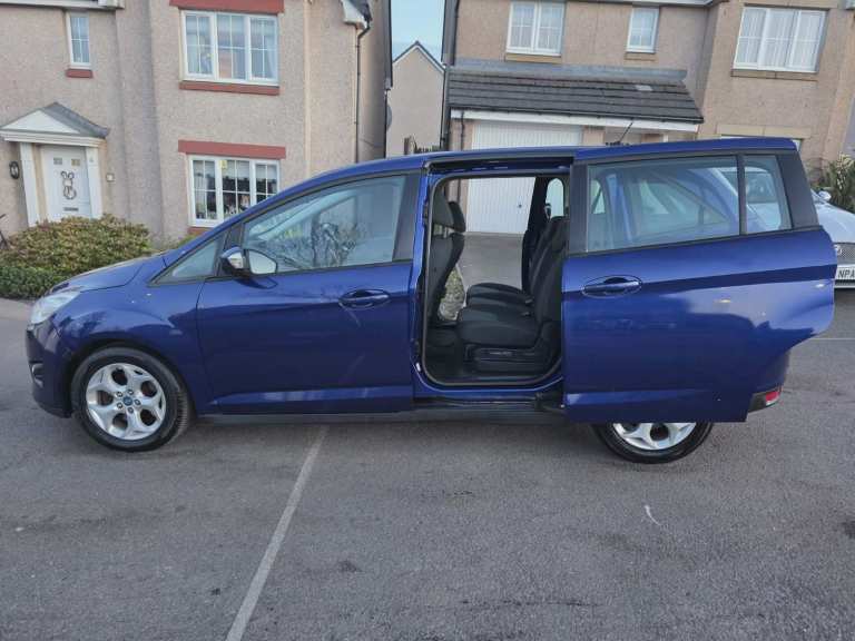 *7 SEATER*FORD GRAND C-MAX DIESEL-LOW MILES-SUPERB EXAMPLE-FULL SERVICE HISTORY-VERY LOW CONSUMPTION