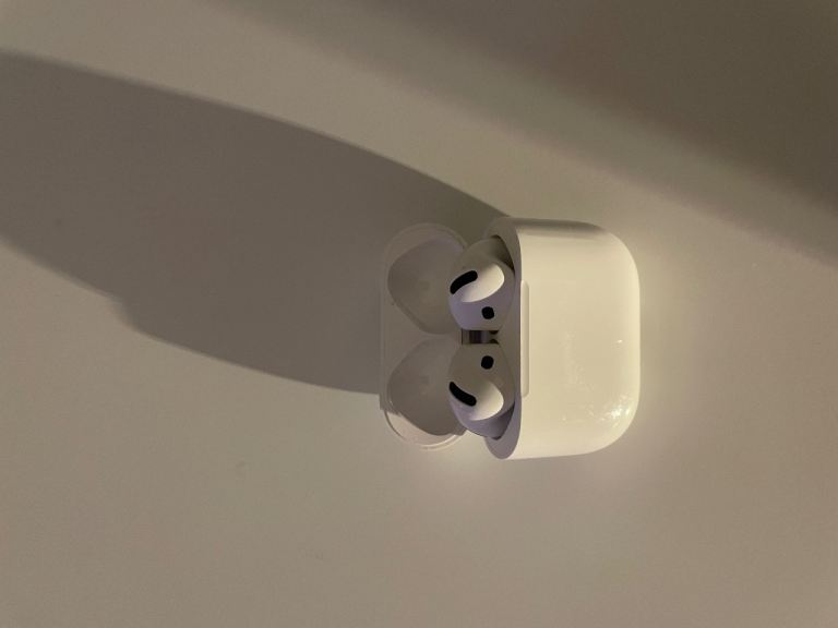 Apple Air Pods 4th Generation 