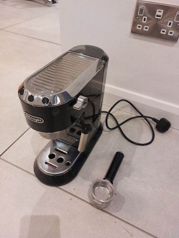 DeLonghi Dedica EC680Bk