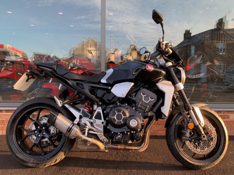 Honda CB1000 R - 2 YEAR WARRANTY - HEATED GRIPS - QUICKSHIFTER