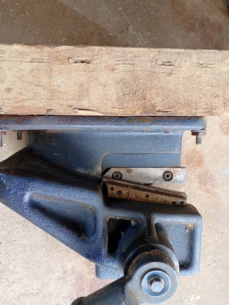 Heavy duty metal shear